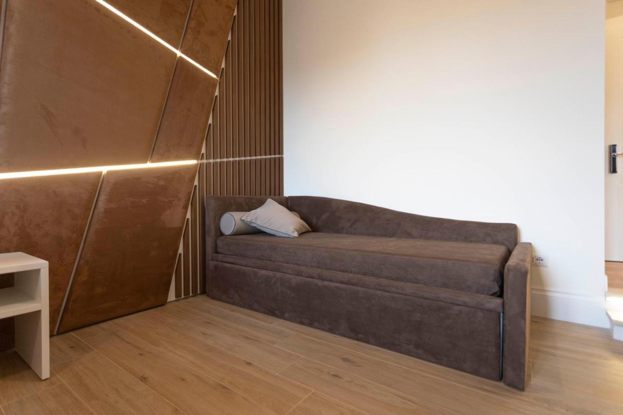 Flat 285 La Roma